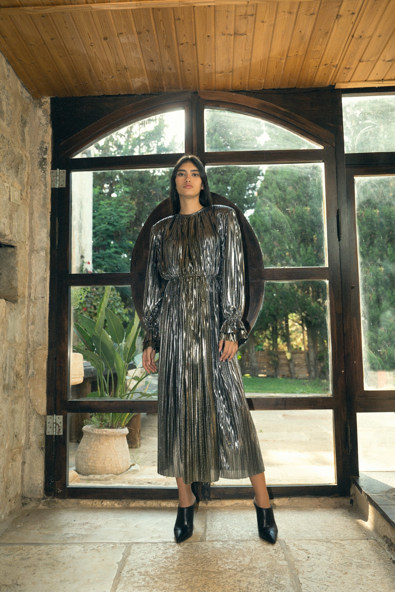 SABINA MUSAYEV - two_tone_pleated_knit_w_foil_gold_silver_fw_22_23
