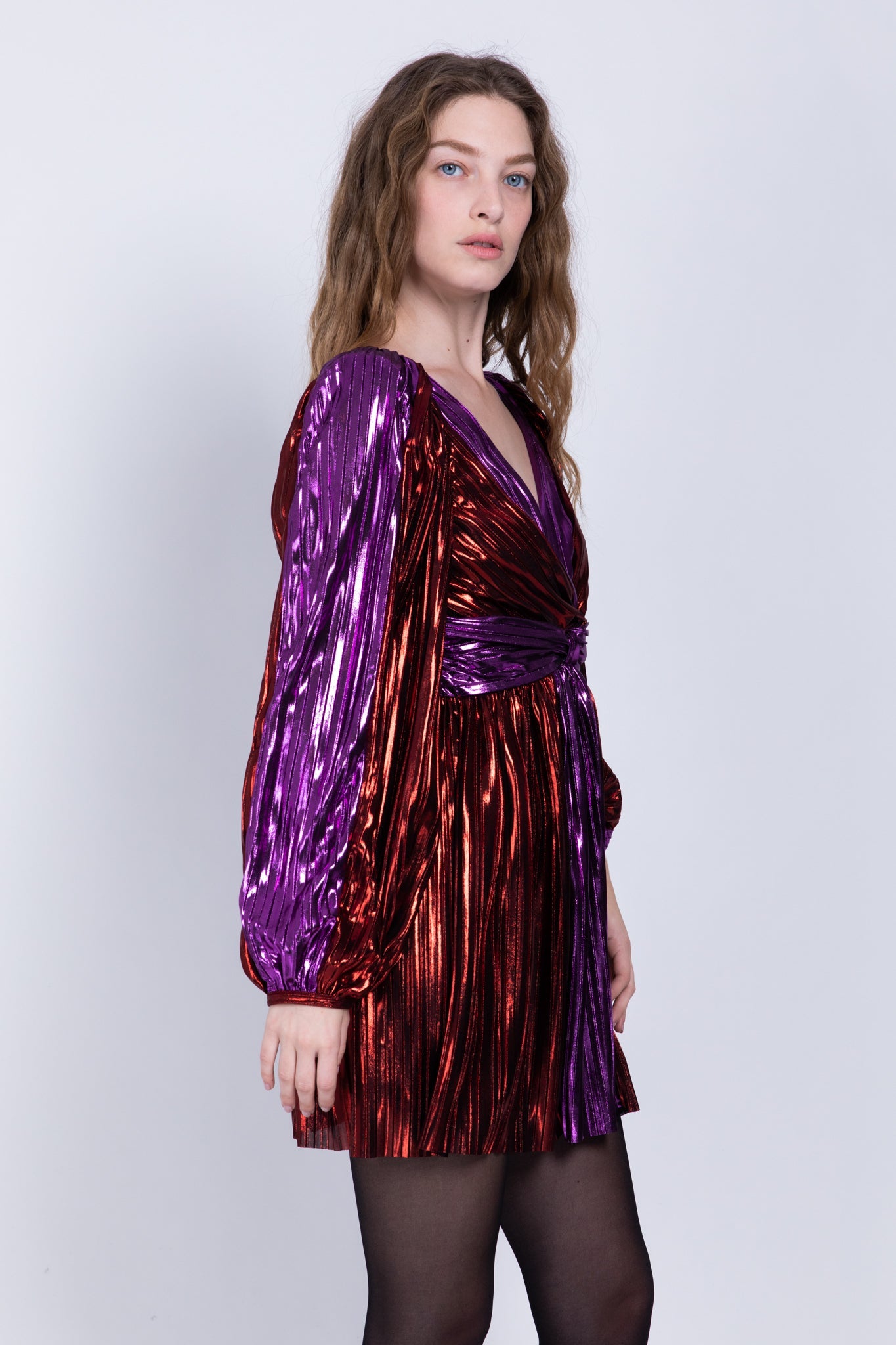 SABINA MUSAYEV - two_tone_pleated_knit_w_foil_red_purple_fw_22_23