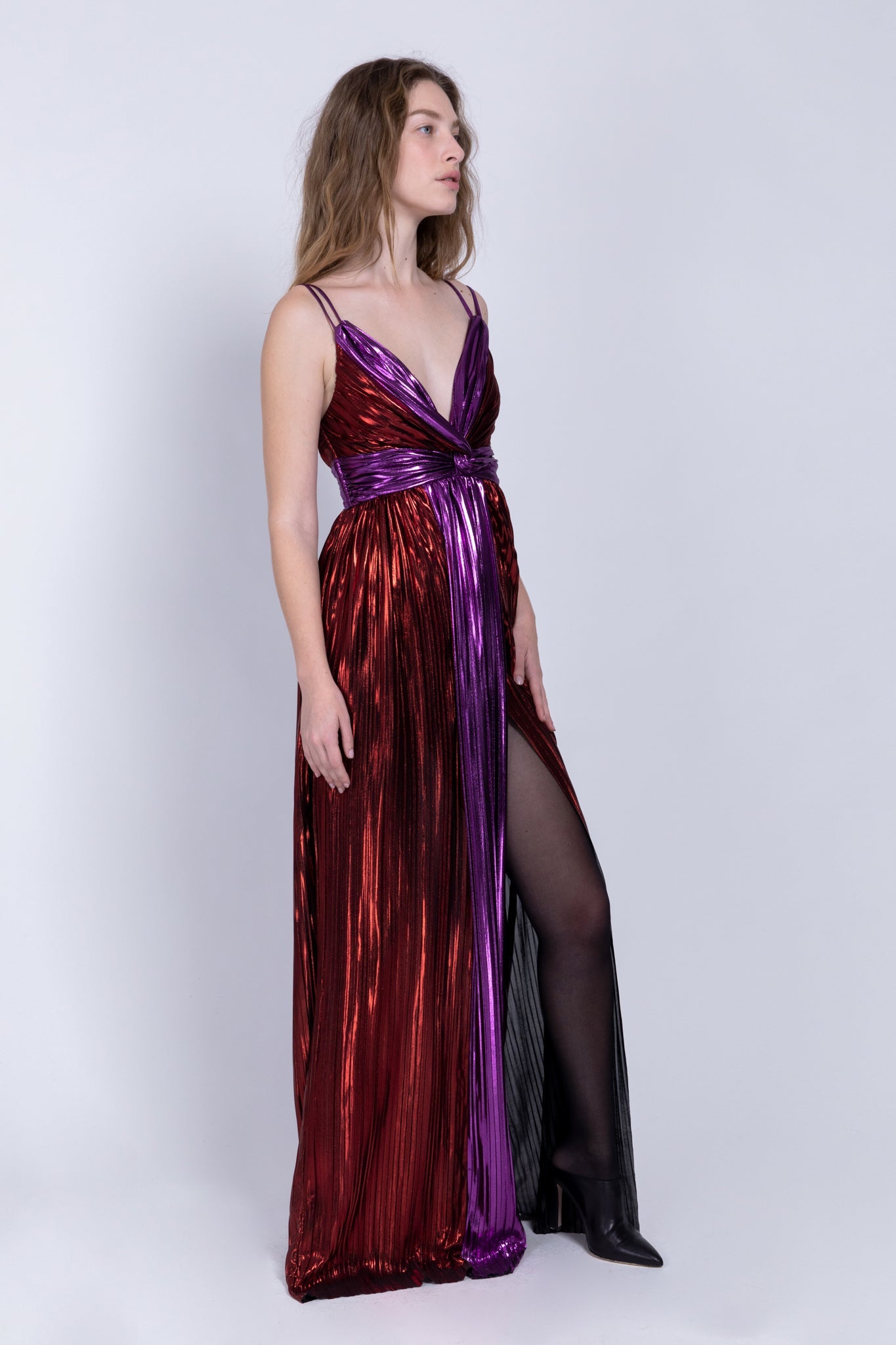 SABINA MUSAYEV - two_tone_pleated_knit_w_foil_red_purple_fw_22_23