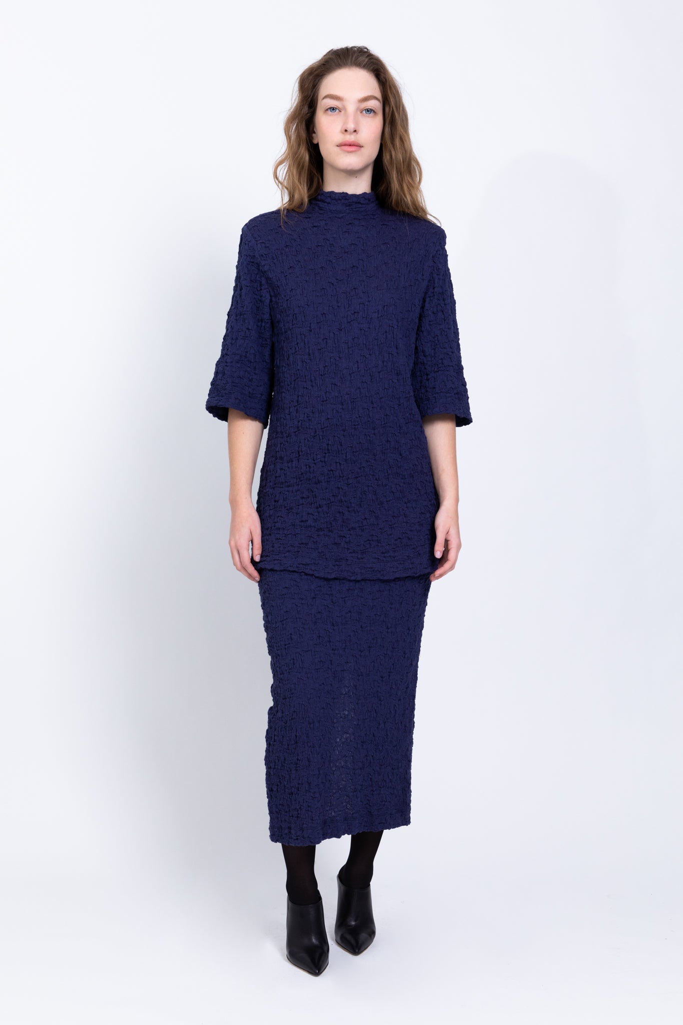 SABINA MUSAYEV - crinkled_knit_blue_fw_22_23