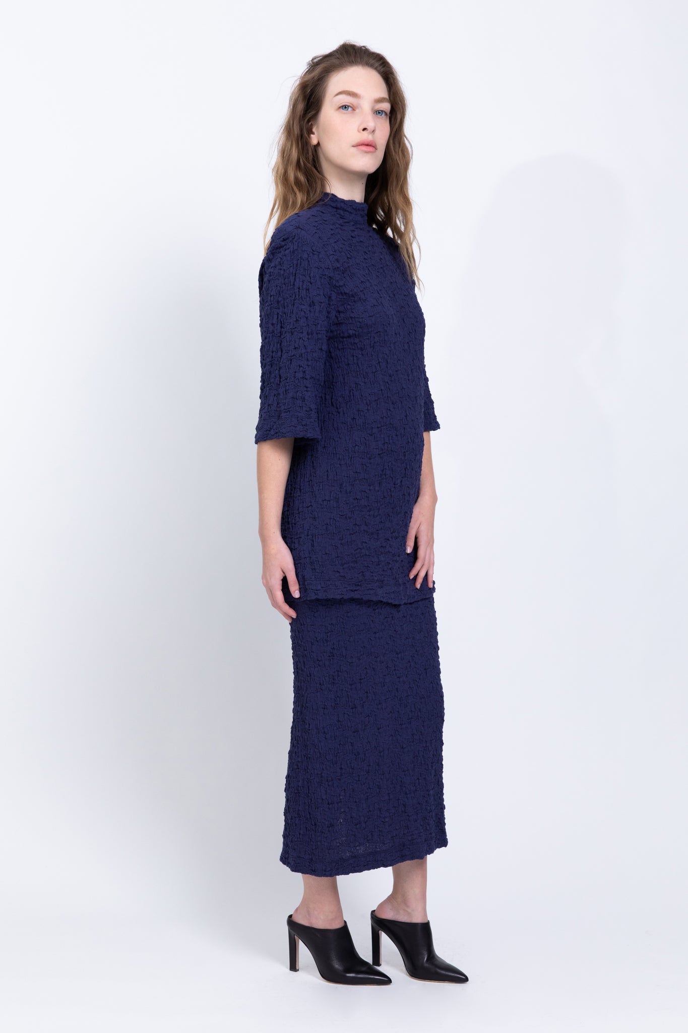 SABINA MUSAYEV - crinkled_knit_blue_fw_22_23