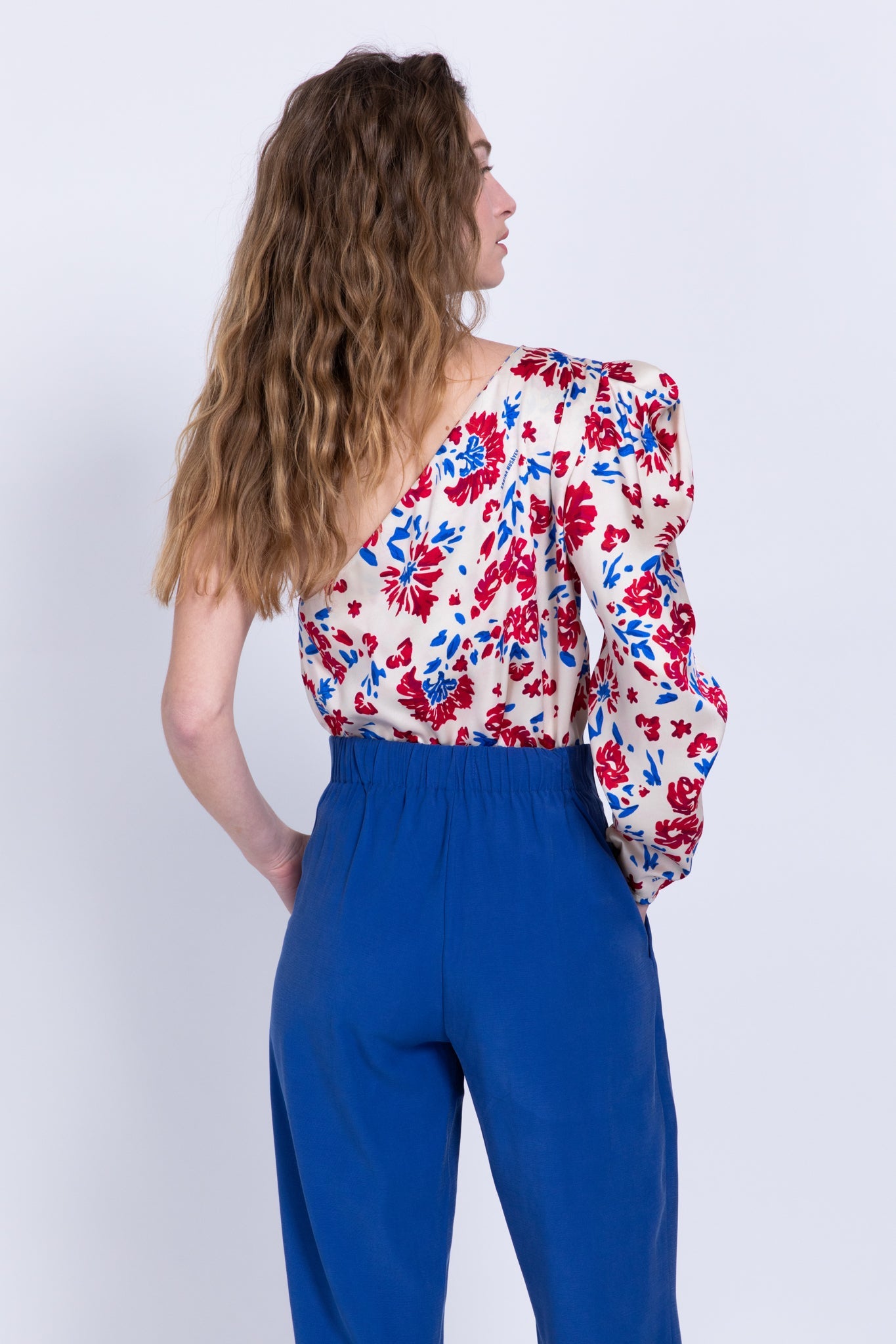 SABINA MUSAYEV - floral_print_on_satin_ivory_fw_22_23