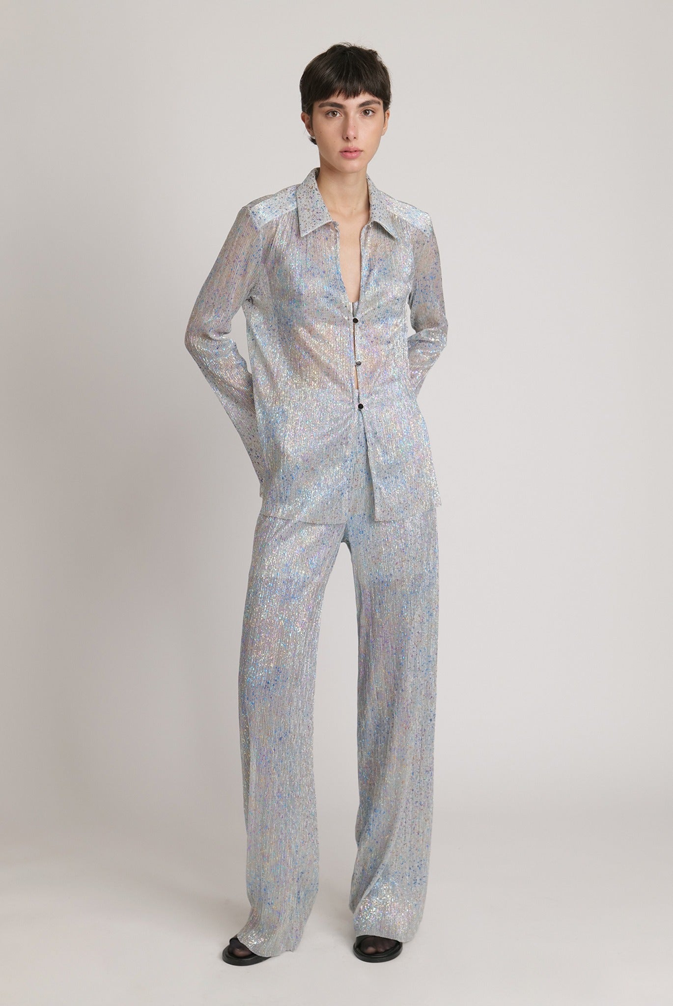 SABINA MUSAYEV - pleated_knit_w_multi_dot_foil_silver_mop_fw_23_24