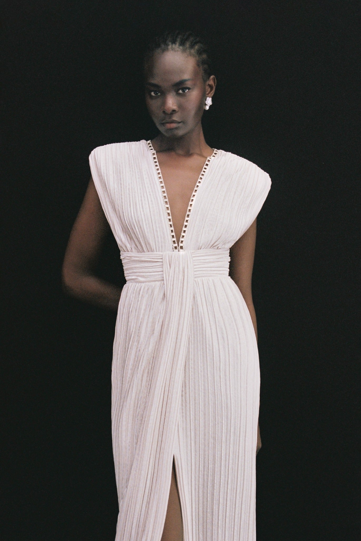 SABINA MUSAYEV - floral_embossed_pleated_knit_white_pearl_bridal_25