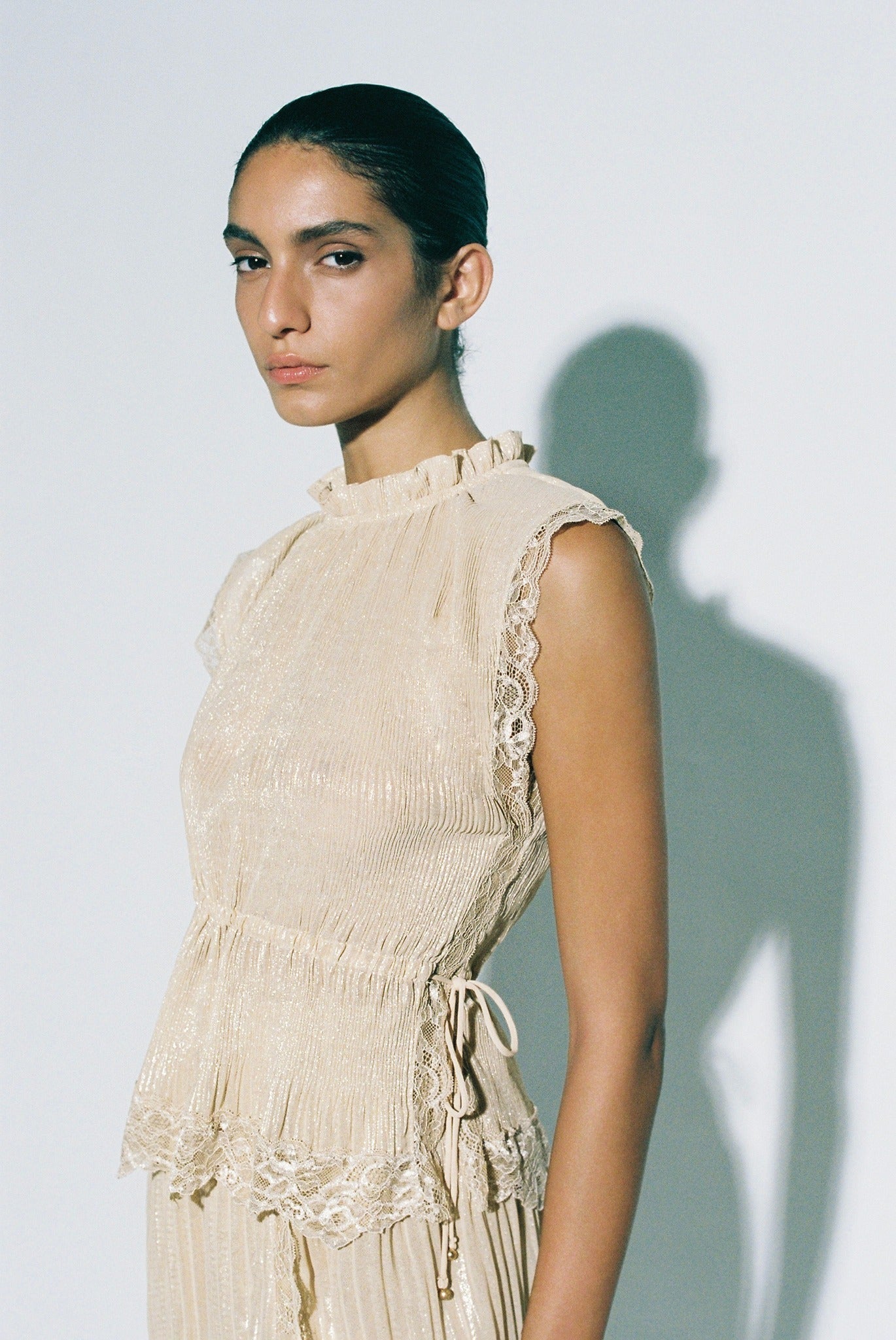 SABINA MUSAYEV - pleated_chiffon_w._foil_golden_blonde_pre_fall_25_26