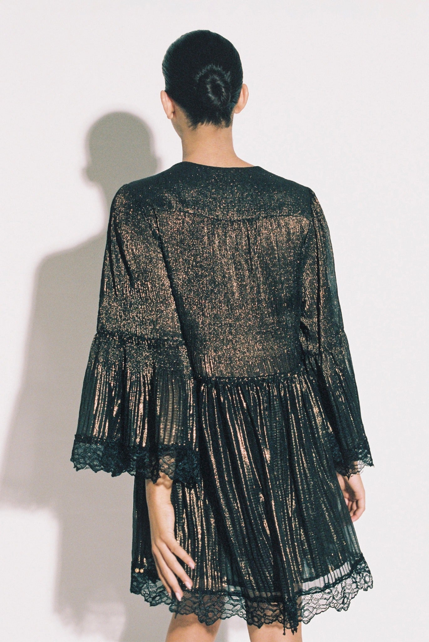 SABINA MUSAYEV - pleated_chiffon_w._foil_black_bronze_pre_fall_25_26