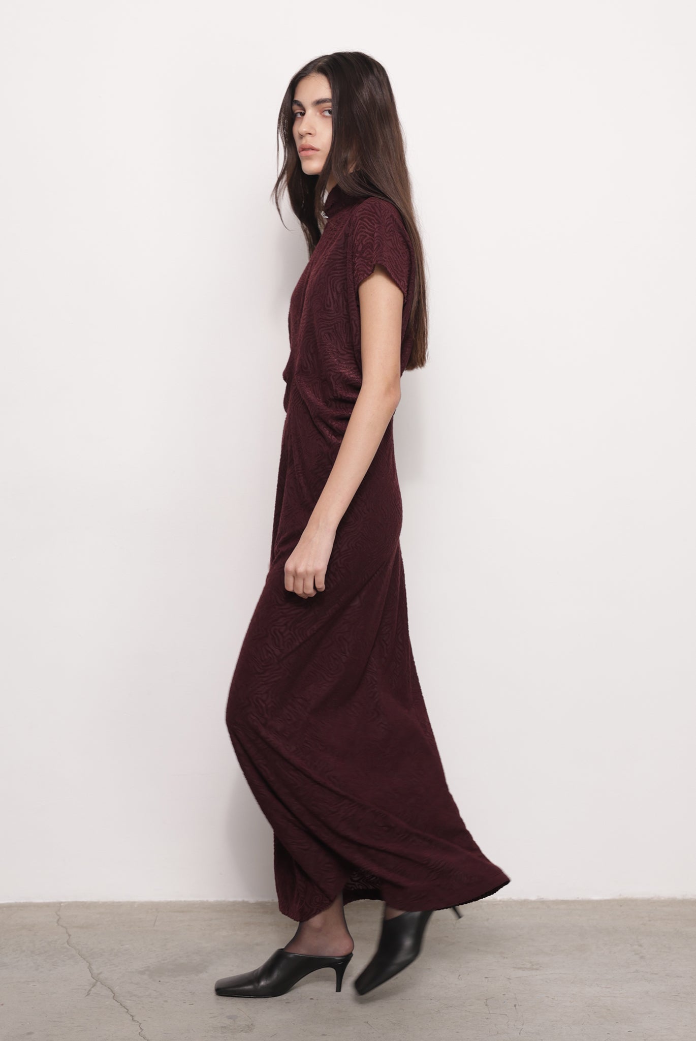 SABINA MUSAYEV - textured_knit_bordeaux_fw_25_26