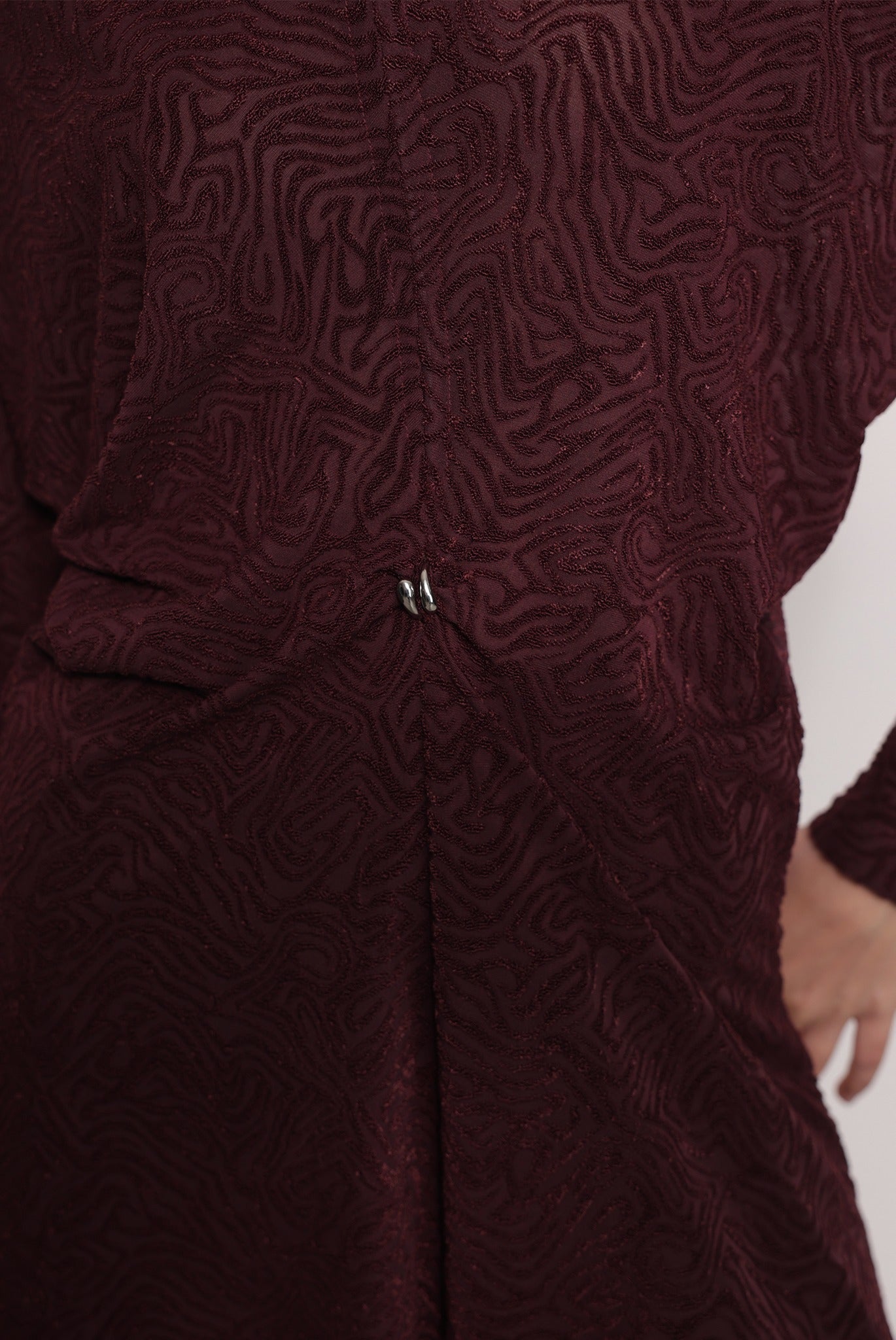 SABINA MUSAYEV - textured_knit_bordeaux_fw_25_26