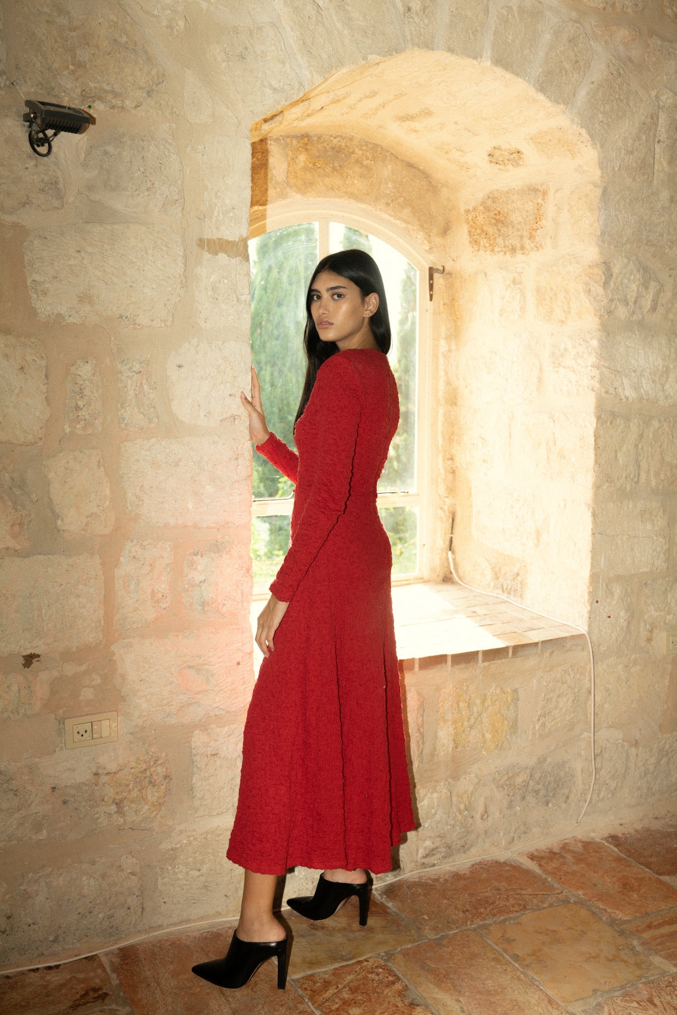 SABINA MUSAYEV - crinkled_knit_red_fw_22_23