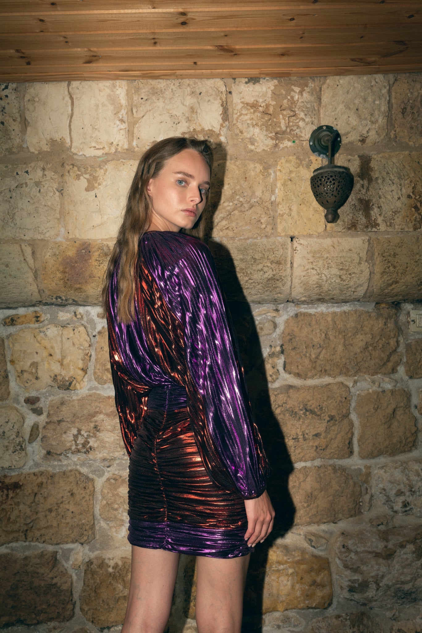 SABINA MUSAYEV - two_tone_pleated_knit_w_foil_red_purple_fw_22_23