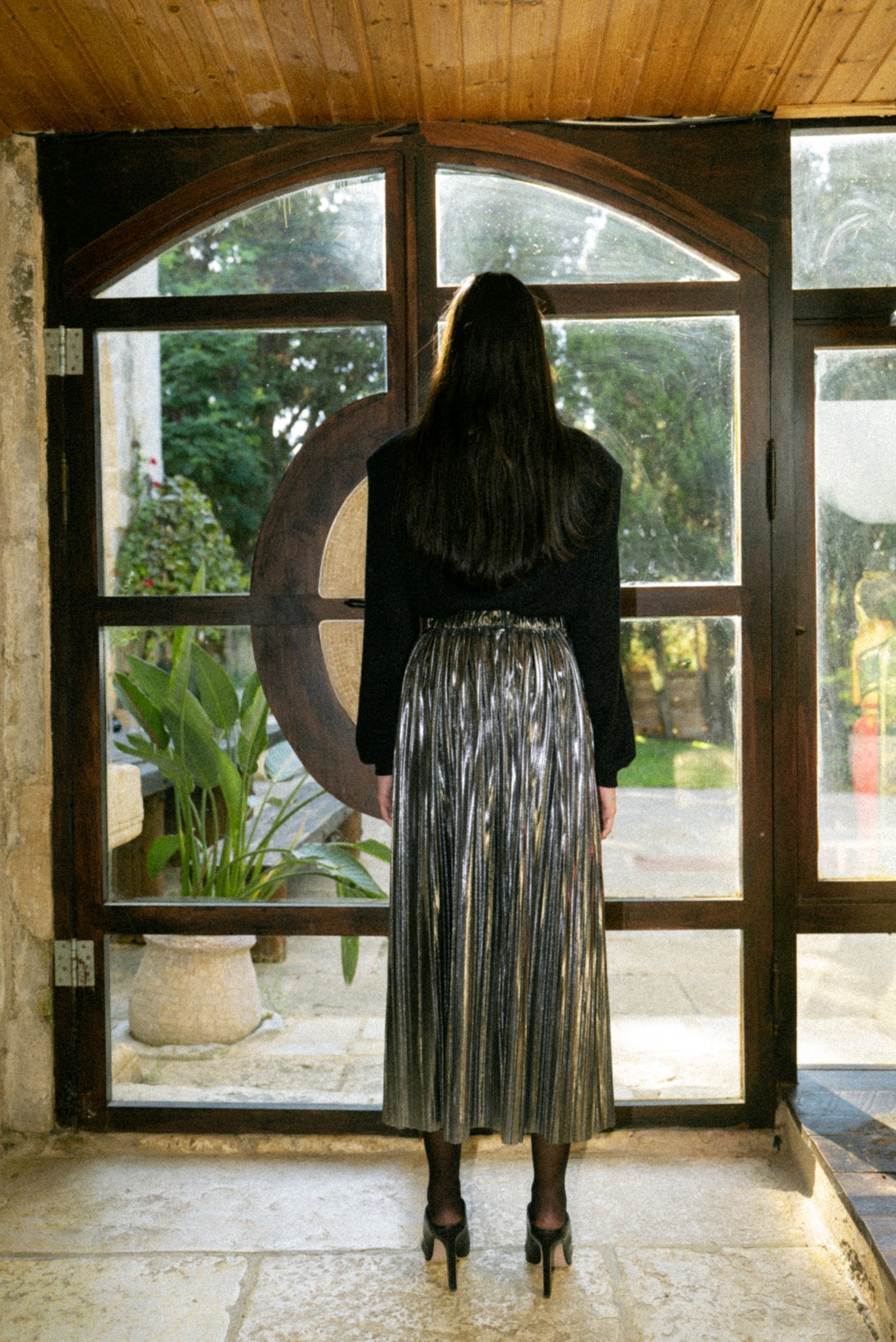 SABINA MUSAYEV - two_tone_pleated_knit_w_foil_gold_silver_fw_22_23