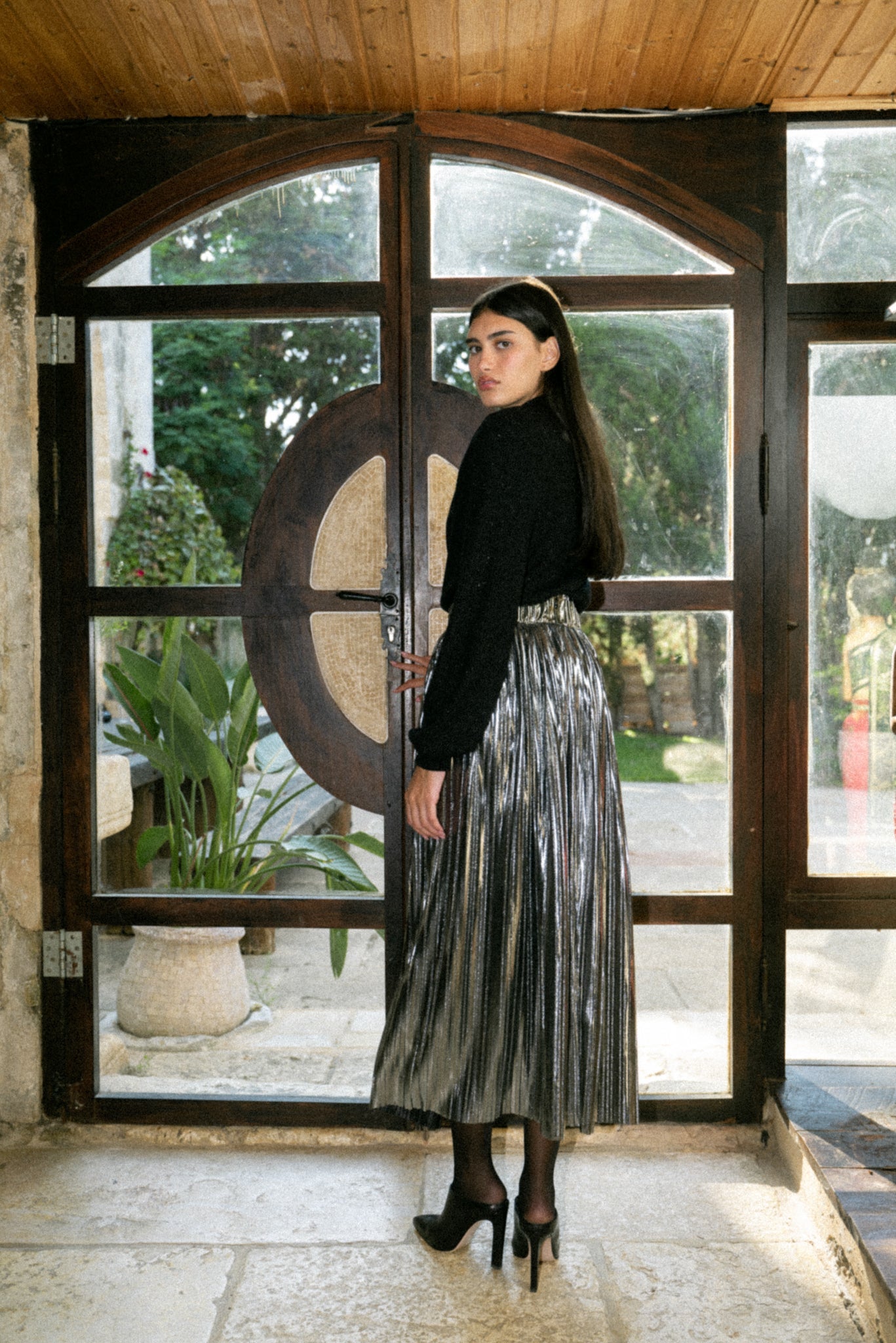 SABINA MUSAYEV - two_tone_pleated_knit_w_foil_gold_silver_fw_22_23