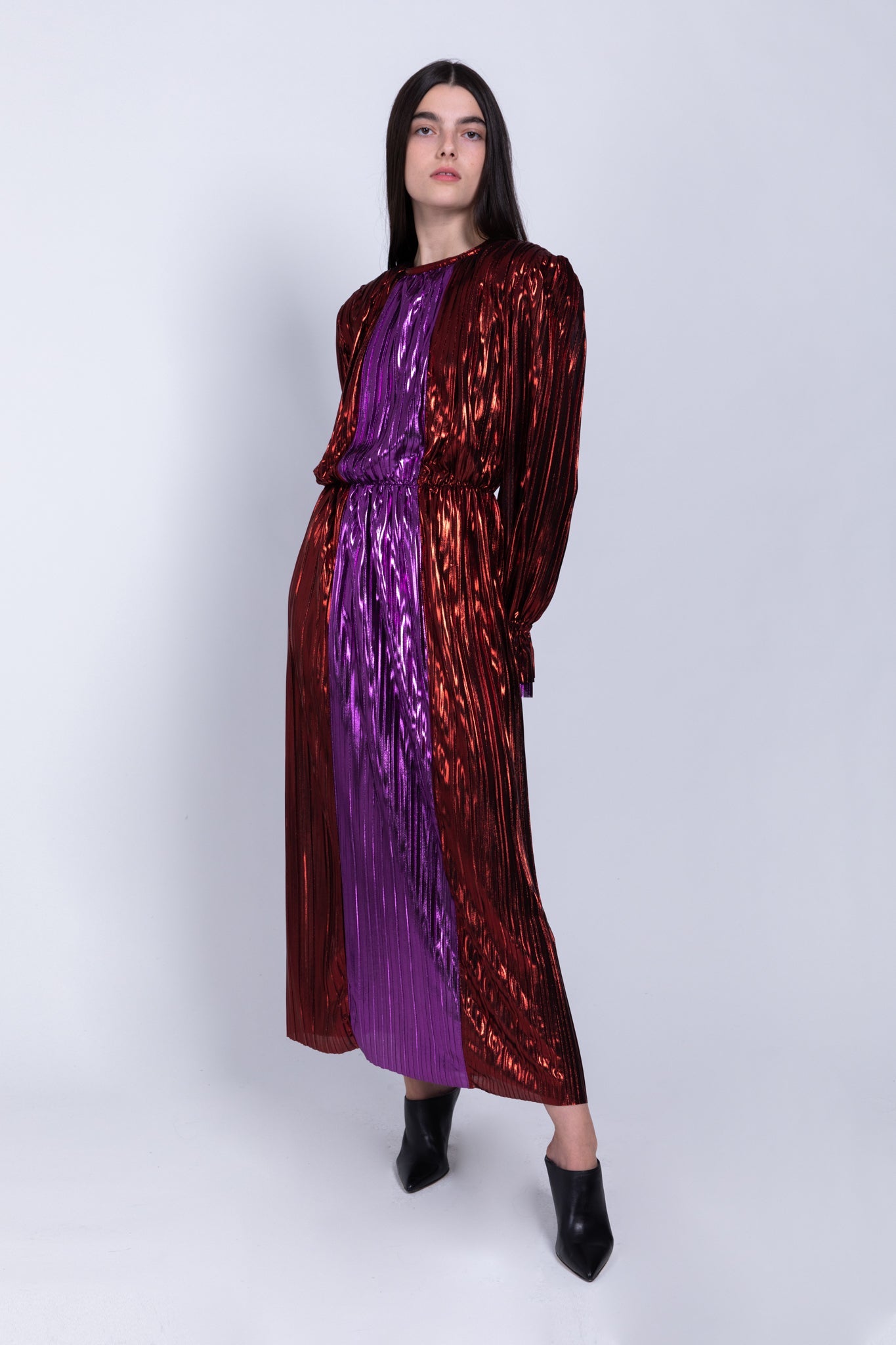 SABINA MUSAYEV - two_tone_pleated_knit_w_foil_red_purple_fw_22_23