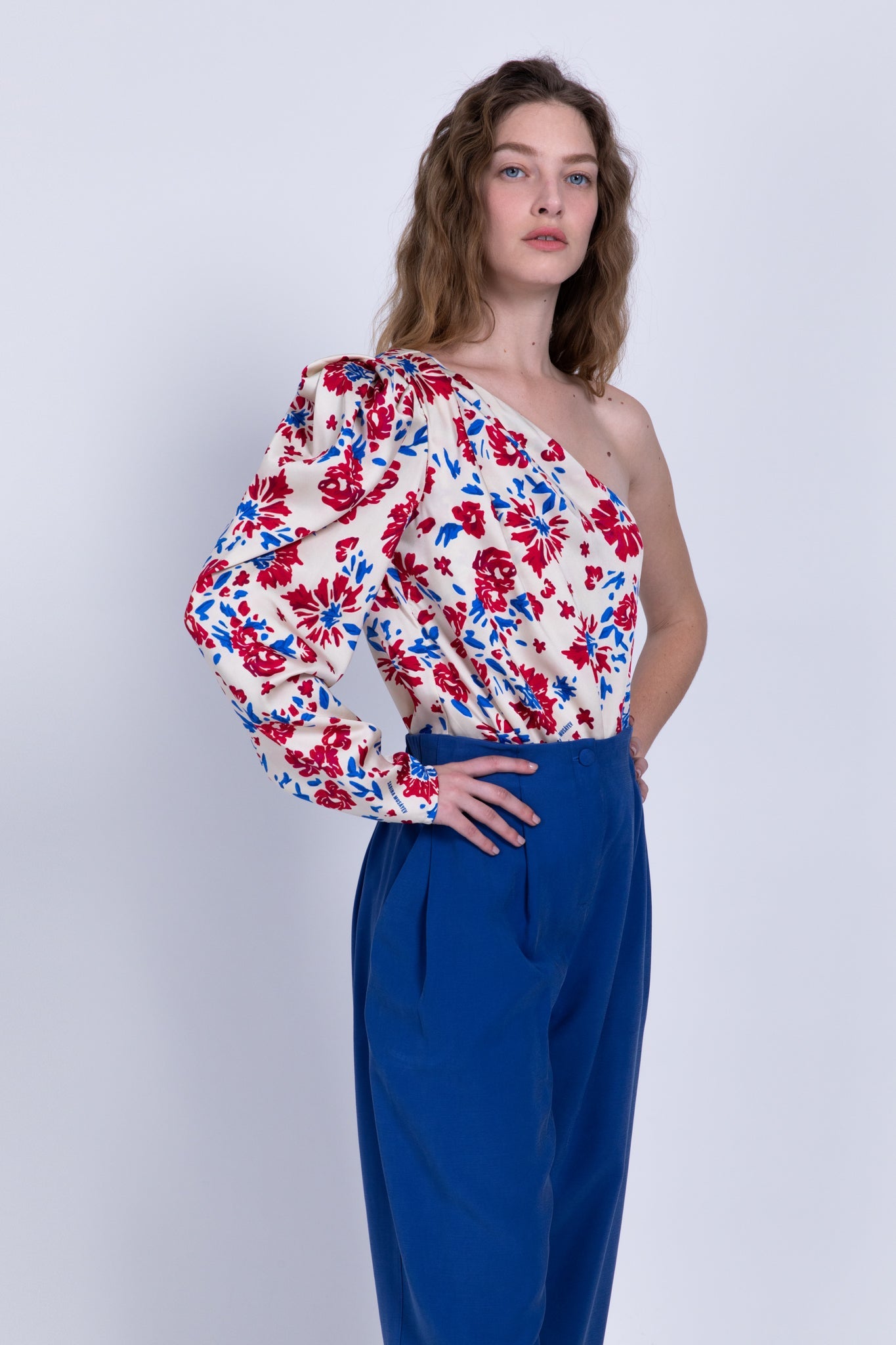 SABINA MUSAYEV - floral_print_on_satin_ivory_fw_22_23