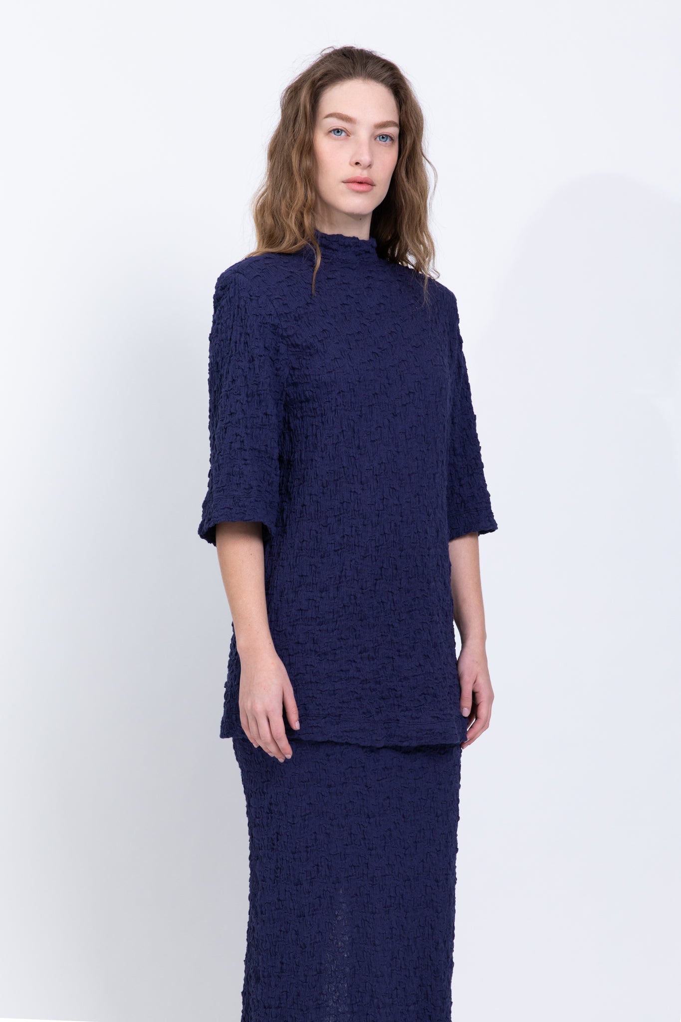 SABINA MUSAYEV - crinkled_knit_blue_fw_22_23