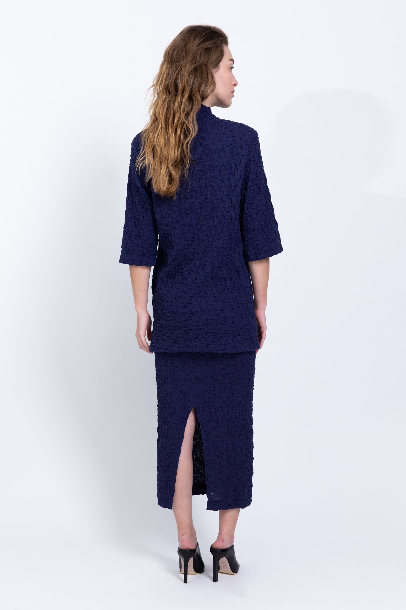 SABINA MUSAYEV - crinkled_knit_blue_fw_22_23