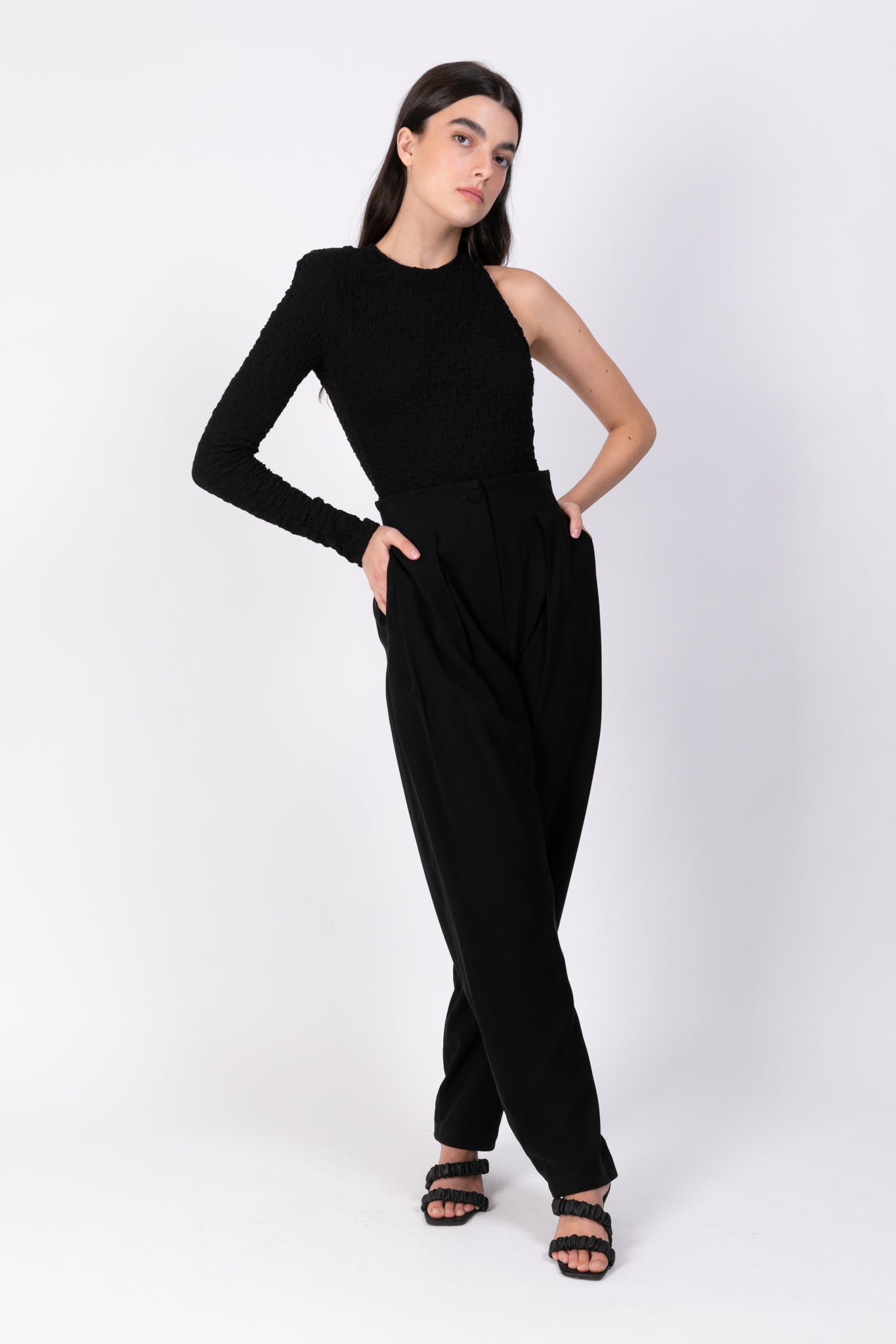 SABINA MUSAYEV - crinkled_knit_black_ss_22
