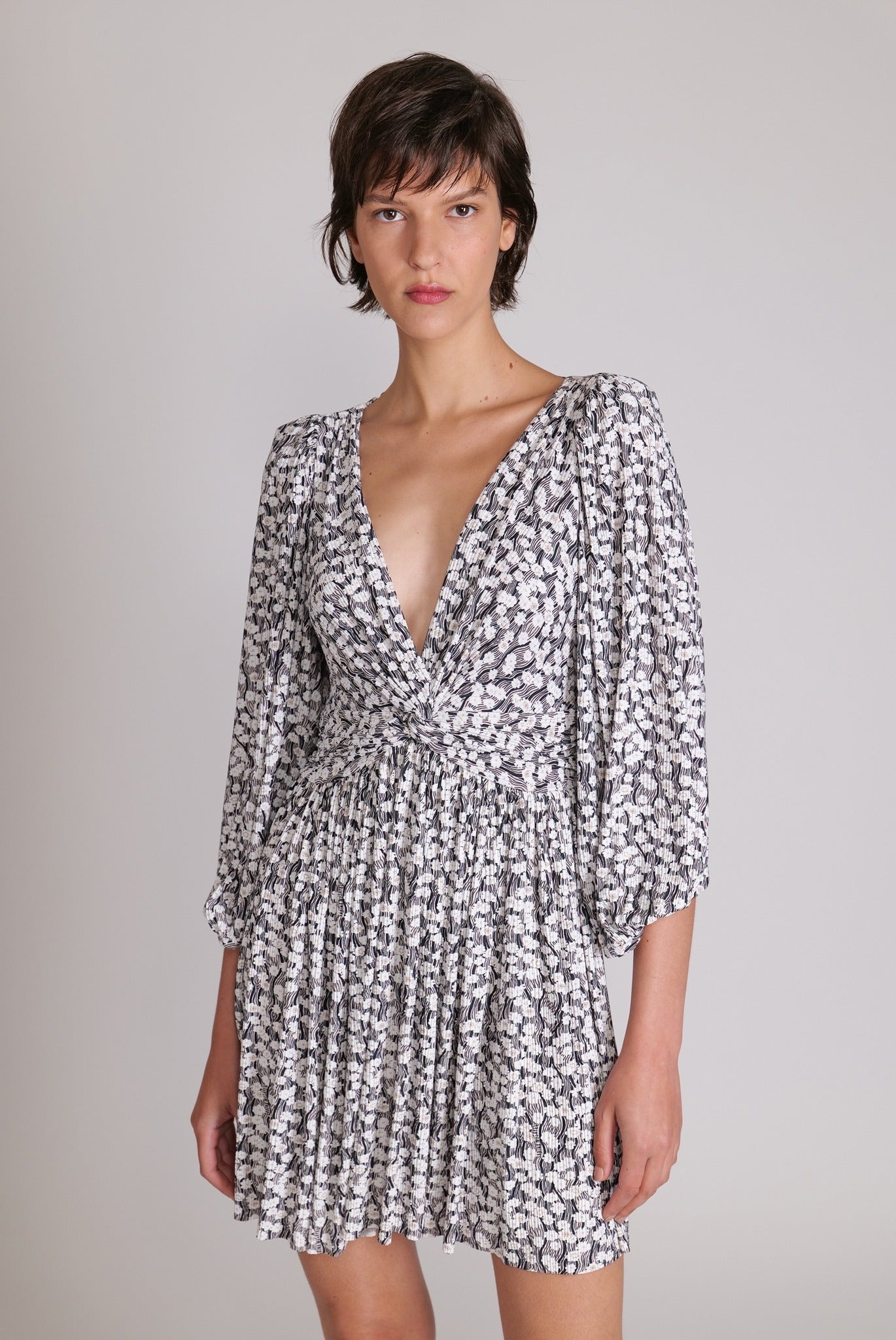 SABINA MUSAYEV - botanical_vine_pleated_knit_black