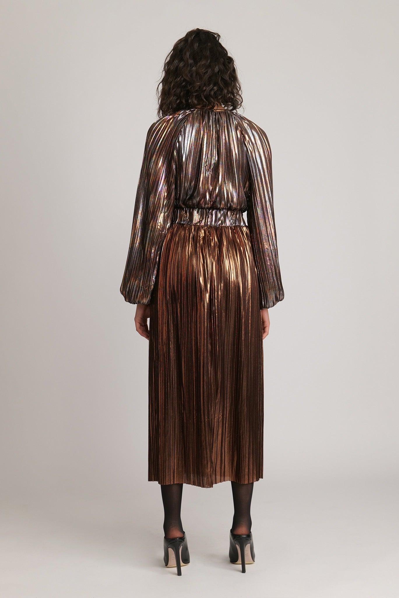 SABINA MUSAYEV - two_tone_pleated_knit_w_foil_bronze_fw_23_24
