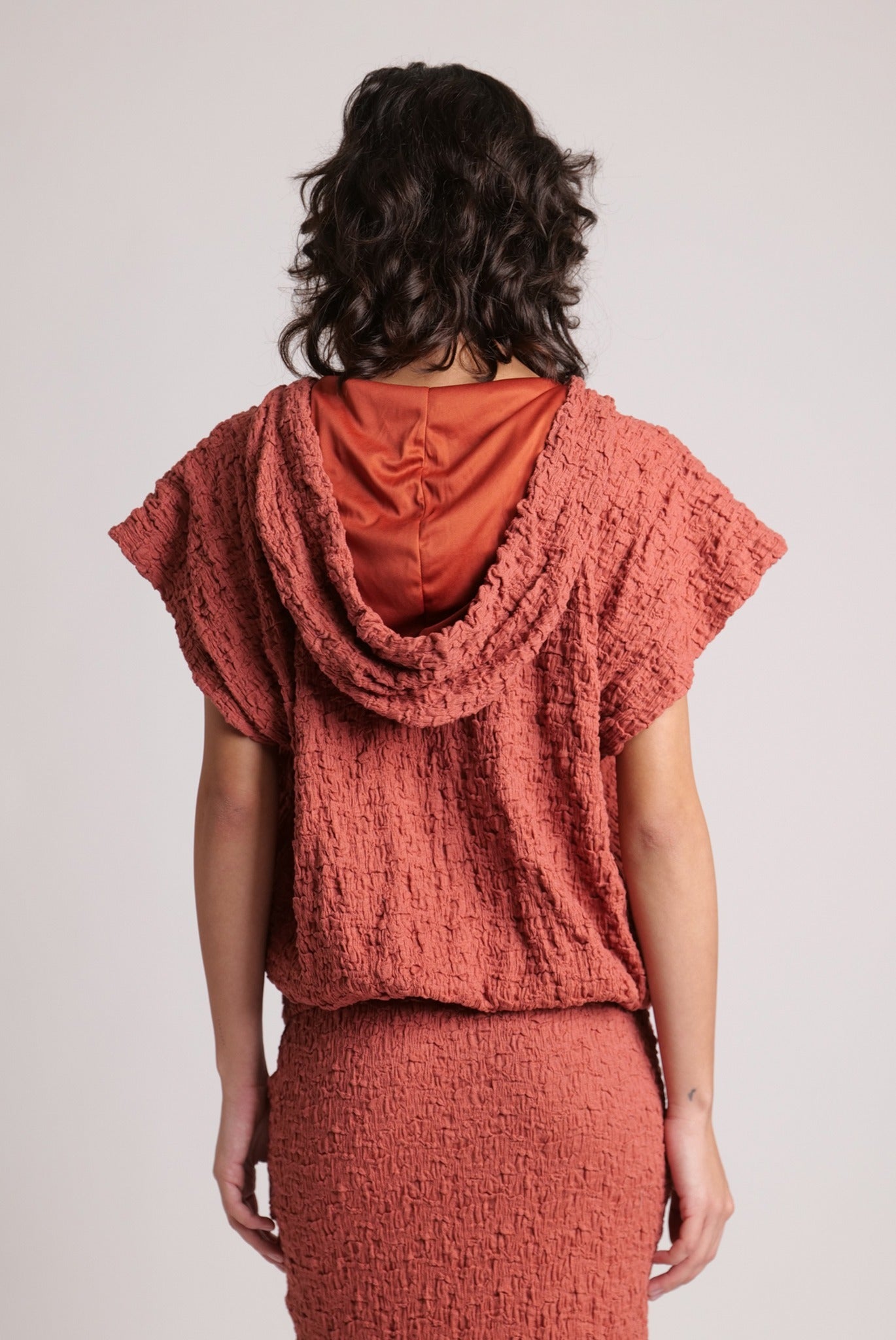 SABINA MUSAYEV - crinkled_knit_red_clay_23_24