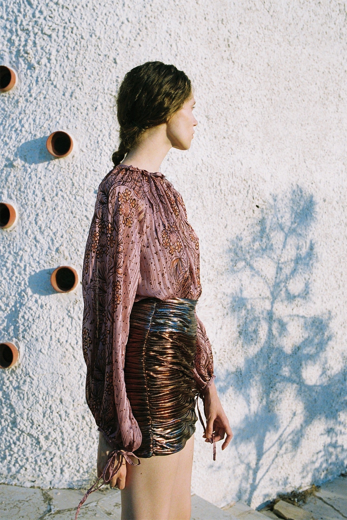 SABINA MUSAYEV - two_tone_pleated_knit_w_foil_bronze_fw_23_24