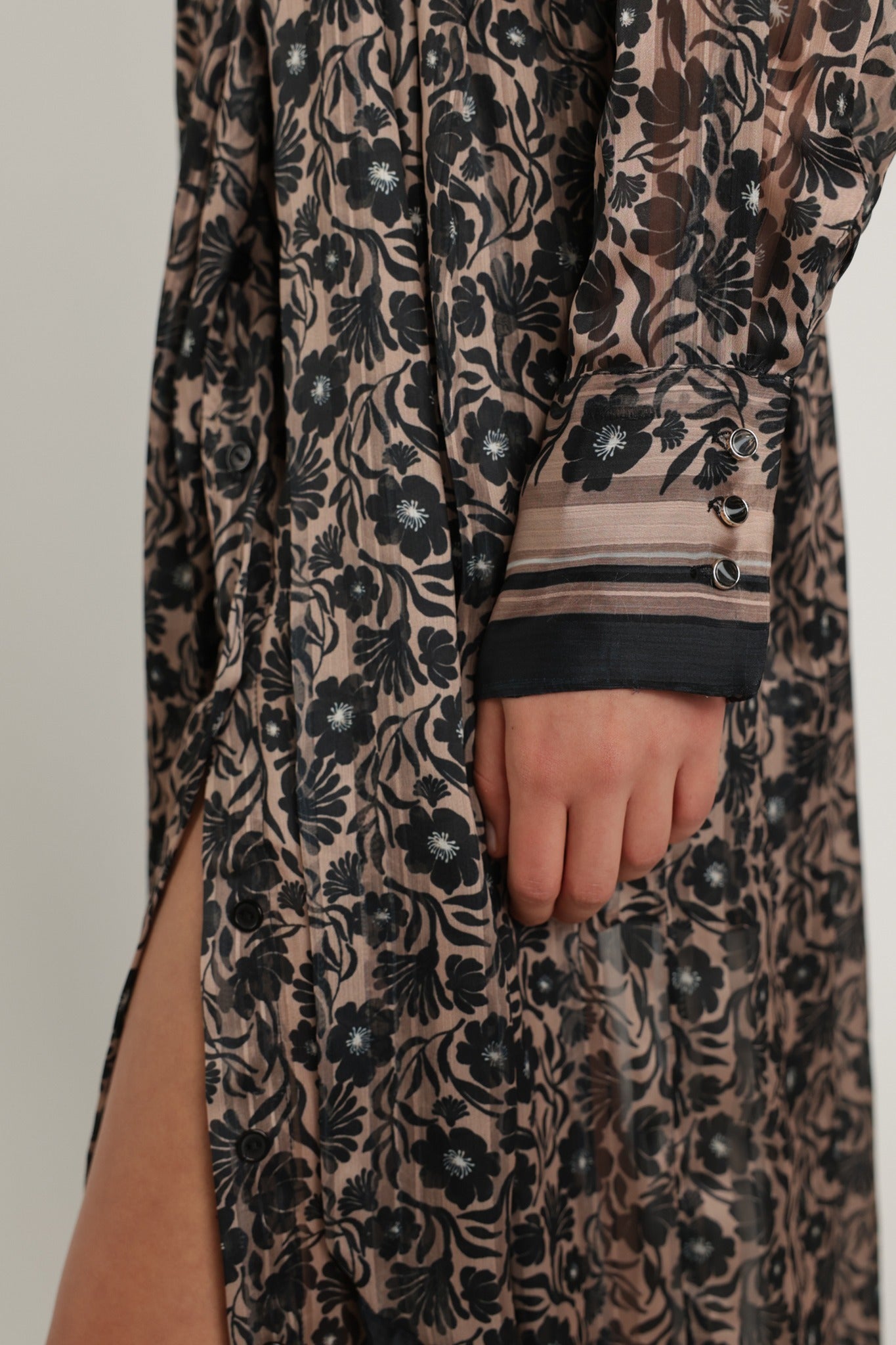 SABINA MUSAYEV - blossom_scarf_print_black_print_summer_24