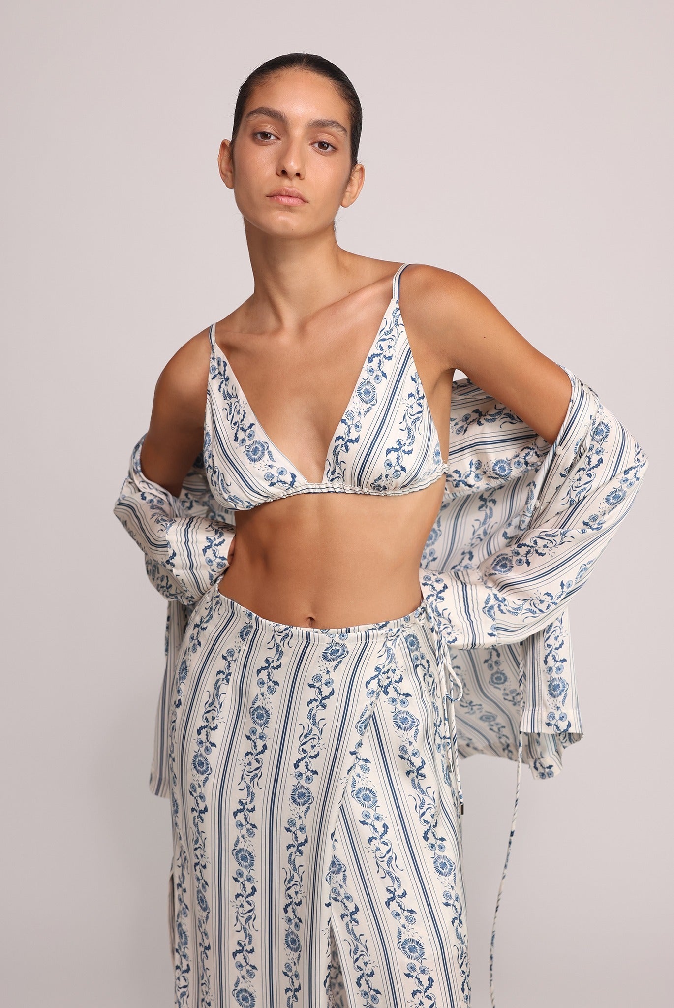 SABINA MUSAYEV - stripe_print_on_satin_ivory_print_summer_25