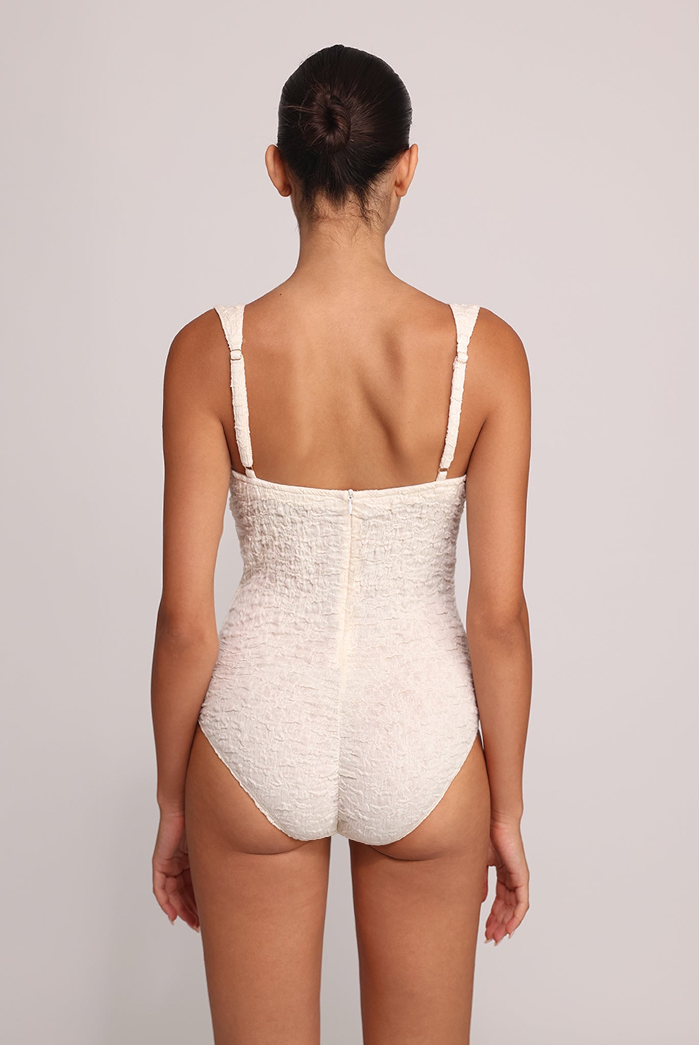 SABINA MUSAYEV - crinkled_knit_ivory_summer_25