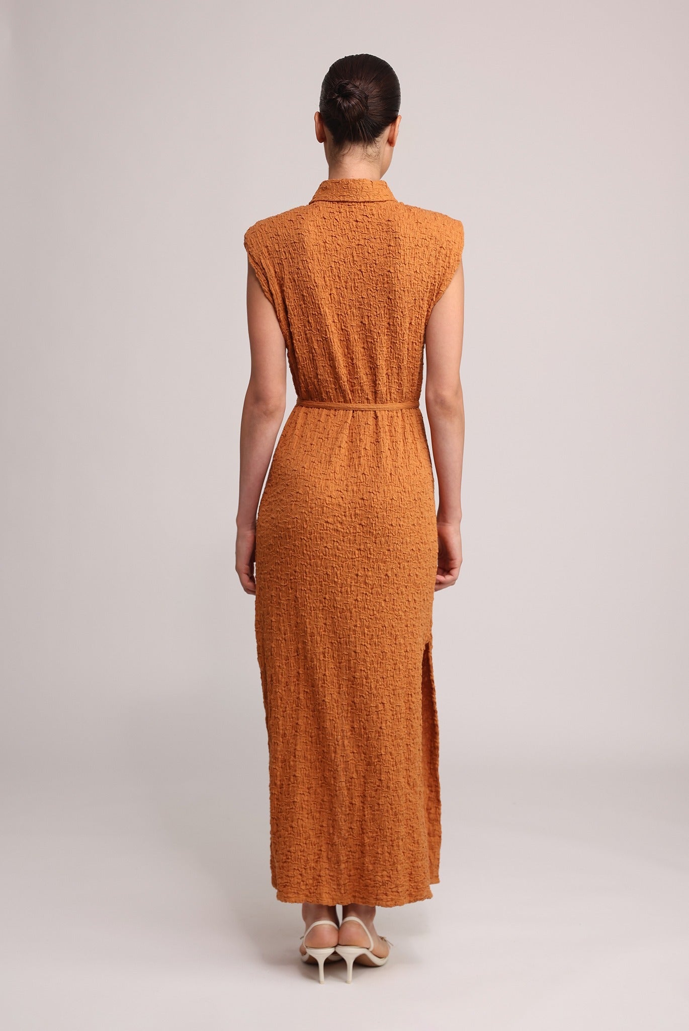 SABINA MUSAYEV - crinkled_knit_rust_summer_25