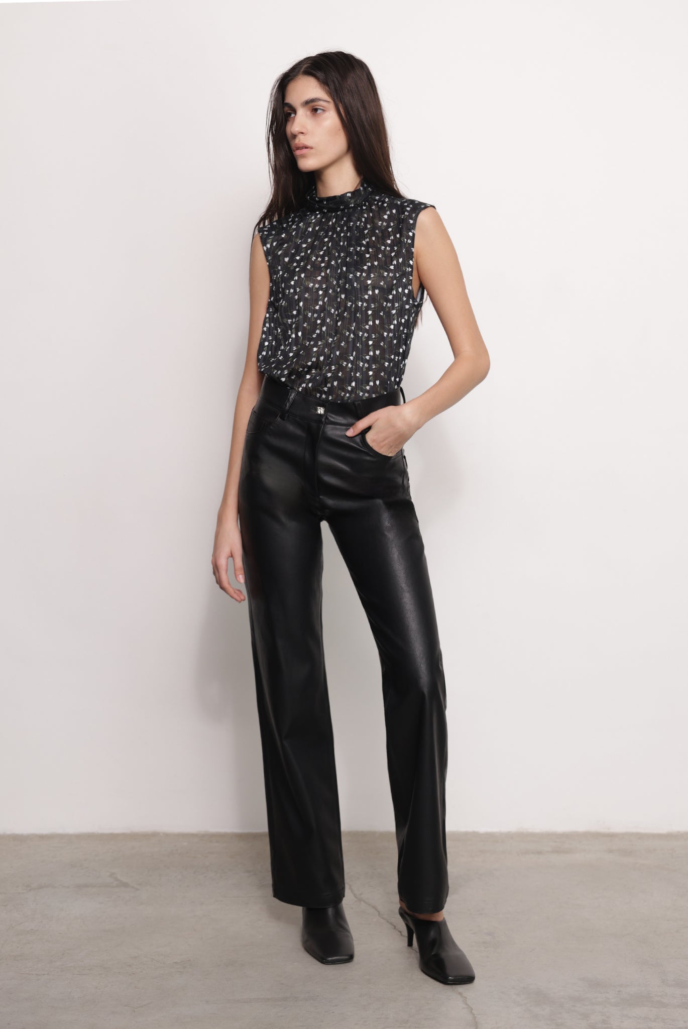 SABINA MUSAYEV - wallflower_print_black_print_fw_25_26
