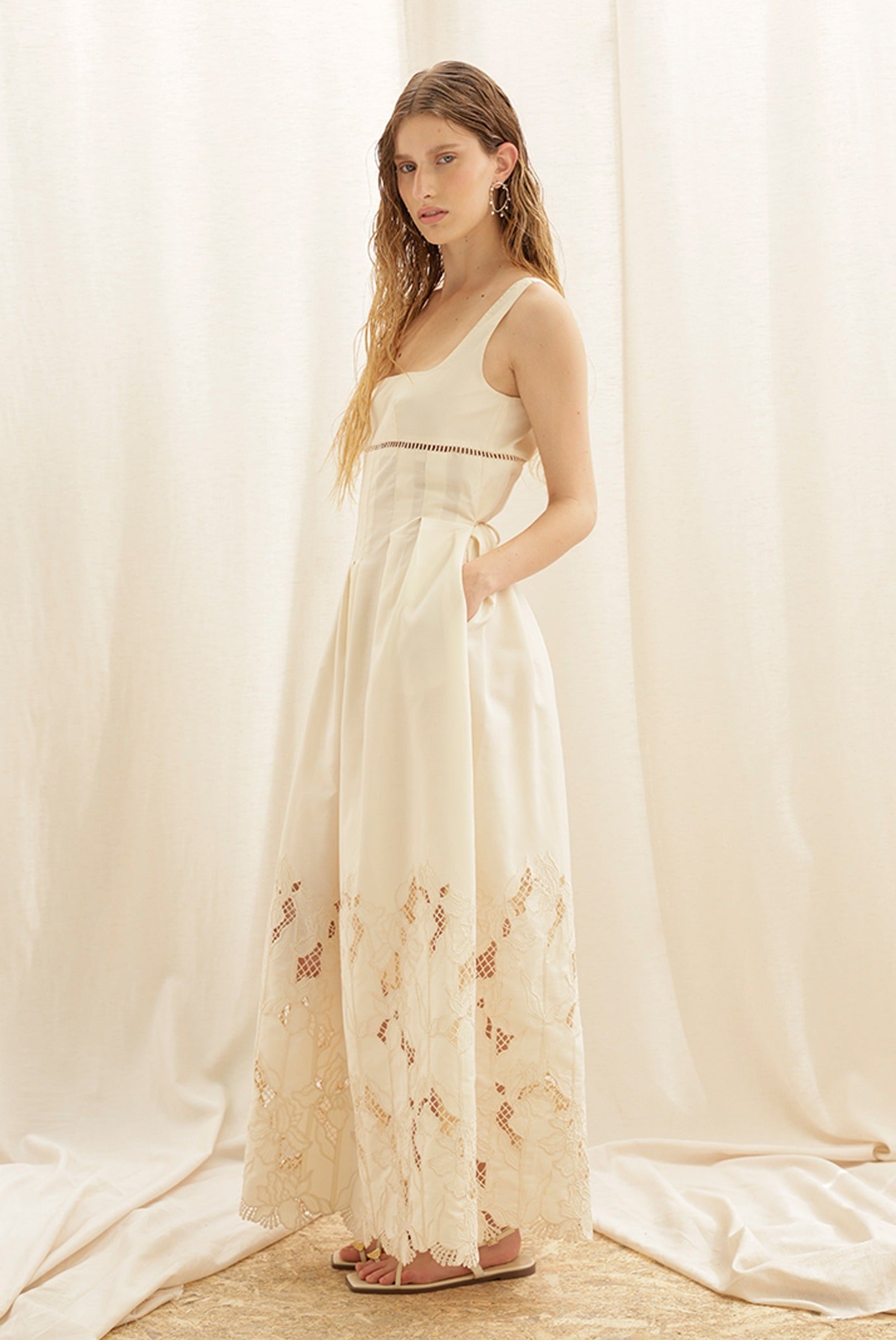 SABINA MUSAYEV - embroidered_poplin_ivory_pre_spring_26